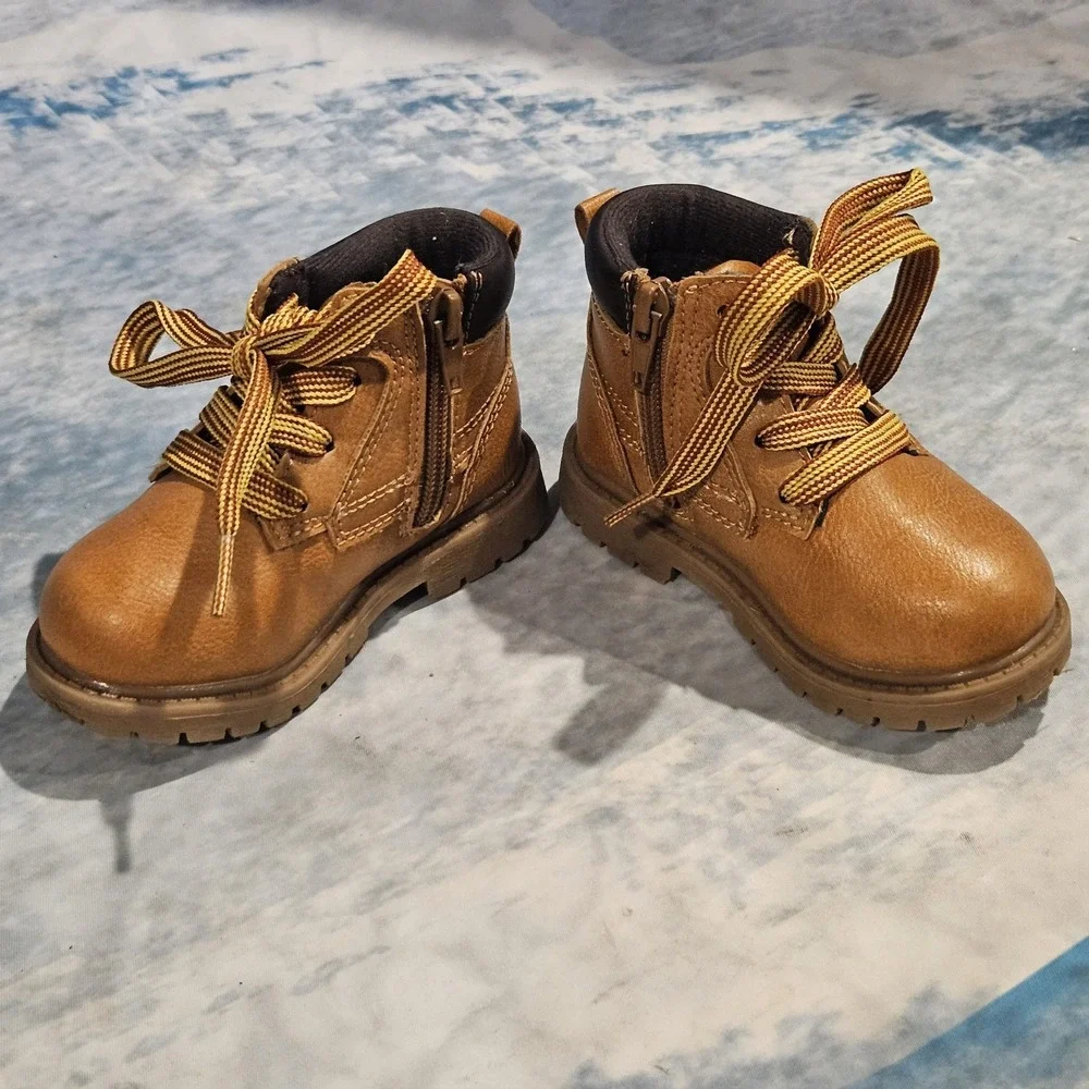 Carter's‎ Toddler Boys Lace Up Work Boots Brown Ankle Boots Size 6
